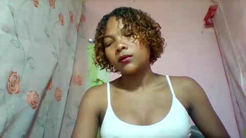 Snapshot of lyndah19 chatting on February 2026 08:22:01 AM lyndah19 online show from February 2026 08:22:01 AM