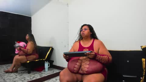 Snapshot of lynn_and_esteban chatting on May 2026 02:30:01 AM Lynn jonnes online show from May 2026 02:30:01 AM