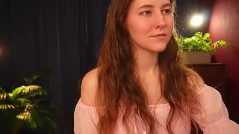 Lynn online show from October 2025 10:37:01 AM