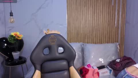 lynn_turner_ online show from February 2026 12:56:02 PM