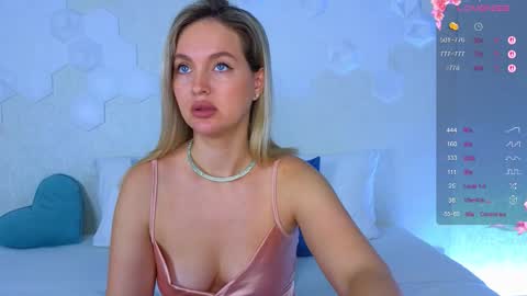 Snapshot of lynna_sparks chatting on October 2025 02:44:01 AM Lana online show from October 2025 02:44:01 AM