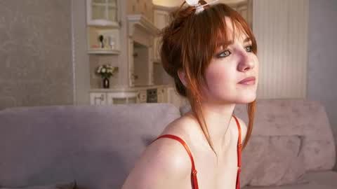 Snapshot of lynnalltop chatting on February 2025 04:37:01 AM Natasha online show from February 2025 04:37:01 AM