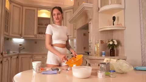 Snapshot of lynnalltop chatting on February 2025 04:10:02 PM Natasha online show from February 2025 04:10:02 PM