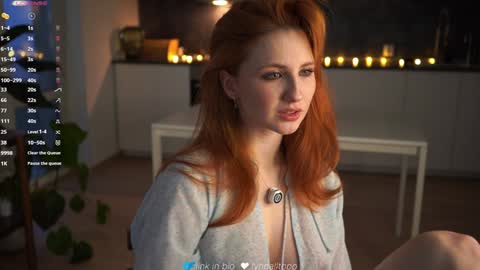 Snapshot of lynnalltop chatting on January 2026 04:05:02 AM Natasha online show from January 2026 04:05:02 AM