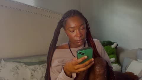 Snapshot of lynneluxuryplay chatting on December 2024 07:26:02 PM IVYGold online show from December 2024 07:26:02 PM