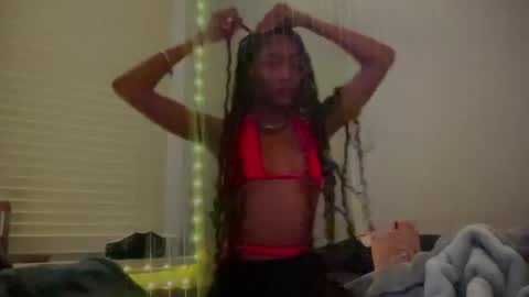 Snapshot of lynneluxuryplay chatting on January 2025 03:18:02 AM IVYGold online show from January 2025 03:18:02 AM