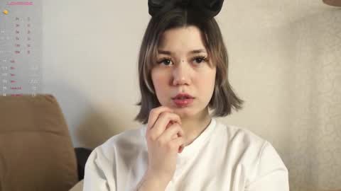 Snapshot of lynngroves chatting on March 2025 05:32:01 AM Lola online show from March 2025 05:32:01 AM