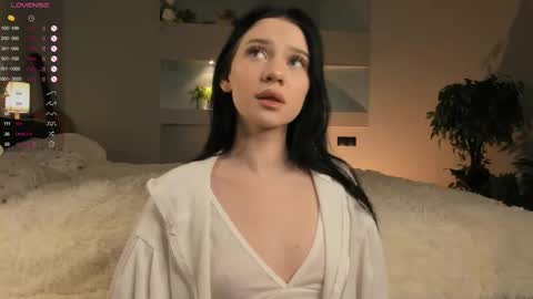 Snapshot of lynngroves chatting on March 2025 05:54:01 PM Lola online show from March 2025 05:54:01 PM