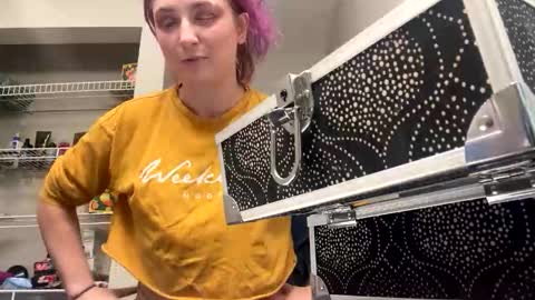 Snapshot of lynnkitten69000 chatting on December 2025 09:41:02 PM Lynn online show from December 2025 09:41:02 PM