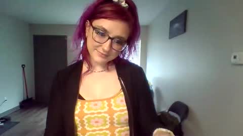 Snapshot of lynnkitten69000 chatting on March 2026 04:24:02 PM Lynn online show from March 2026 04:24:02 PM