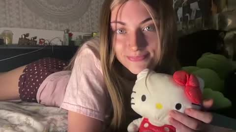 lynnxadams online show from July 2026 11:48:01 PM