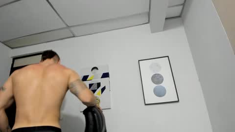 Lyonel online show from March 2025 06:33:01 PM