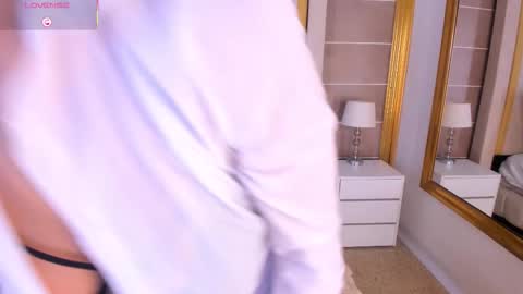 Snapshot of lyrabellini chatting on November 2025 10:47:02 AM online show from November 2025 10:47:02 AM