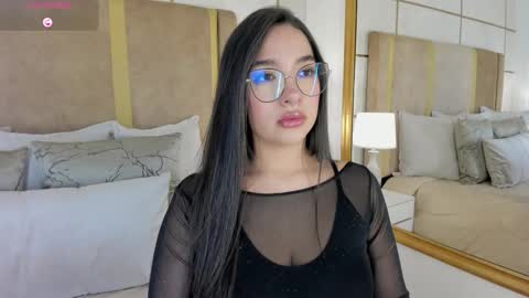 Snapshot of lyrabellini chatting on January 2026 11:04:01 AM online show from January 2026 11:04:01 AM