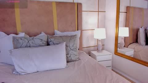 Snapshot of lyrabellini chatting on February 2026 11:19:02 AM online show from February 2026 11:19:02 AM