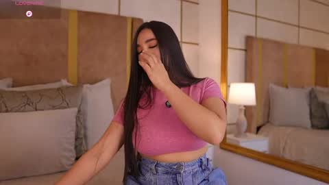 Snapshot of lyrabellini chatting on April 2026 10:35:02 AM online show from April 2026 10:35:02 AM