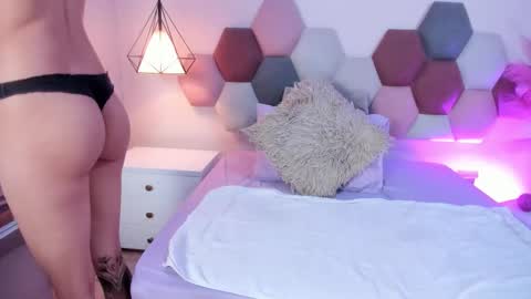 Snapshot of lyravendrell chatting on February 2026 11:59:01 AM Lyravendrell online show from February 2026 11:59:01 AM