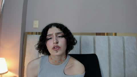 Lyravendrell online show from April 2026 09:08:01 PM