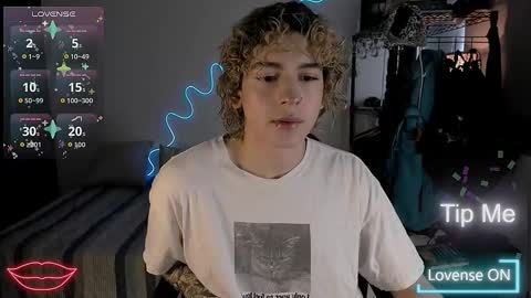 Snapshot of lyric_mirage chatting on November 2025 12:59:02 PM Lyric online show from November 2025 12:59:02 PM