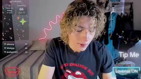 Snapshot of lyric_mirage chatting on November 2025 09:37:02 PM Lyric online show from November 2025 09:37:02 PM