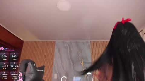 Snapshot of lys_with chatting on February 2025 06:06:02 AM VIVIANA online show from February 2025 06:06:02 AM