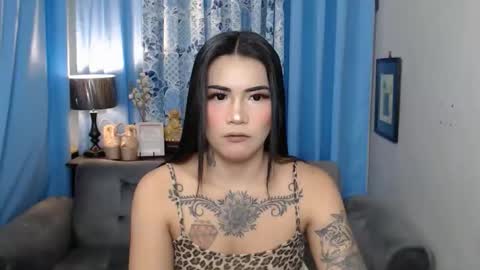 lytatto_lashes online show from May 2026 11:49:02 AM