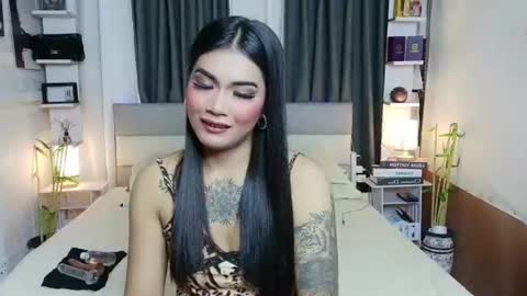 lytatto_lashes online show from July 2026 03:16:01 PM