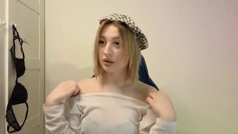 Mila online show from February 2026 05:39:01 AM