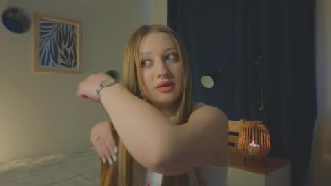 Mila online show from February 2026 05:13:02 AM