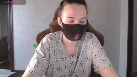 Snapshot of m00n8kiki chatting on October 2025 07:42:02 AM Ksu online show from October 2025 07:42:02 AM