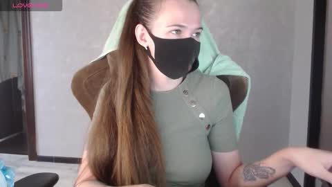 Snapshot of m00n8kiki chatting on October 2025 06:25:01 AM Ksu online show from October 2025 06:25:01 AM