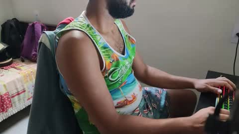 m0ren01995 online show from May 2026 05:39:01 PM