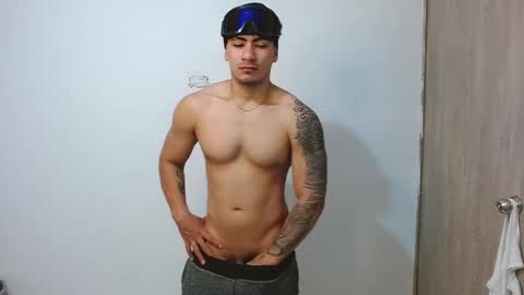 Snapshot of m1chaelx_ chatting on February 2026 02:05:01 PM MICHAEL online show from February 2026 02:05:01 PM