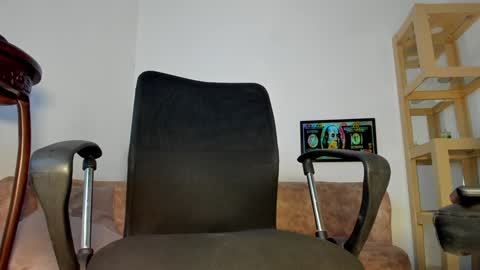 Snapshot of m1lk_choc chatting on December 2024 05:26:01 PM Mila online show from December 2024 05:26:01 PM