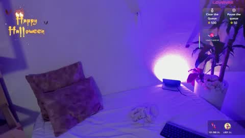 Snapshot of m1lk_choc chatting on October 2025 12:35:02 AM Mila online show from October 2025 12:35:02 AM