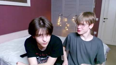 Snapshot of m_s_a_ chatting on October 2025 05:31:02 PM Michael and Kai online show from October 2025 05:31:02 PM