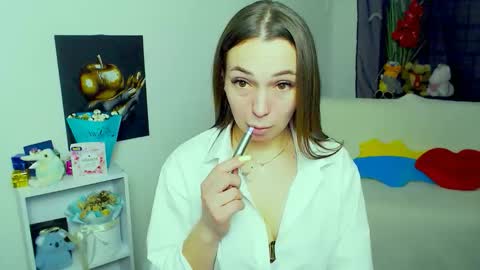 Snapshot of m_vikki chatting on March 2026 11:21:02 AM Vikki online show from March 2026 11:21:02 AM