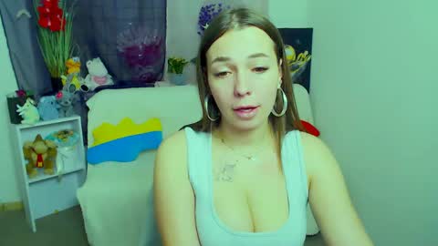 Snapshot of m_vikki chatting on April 2026 10:32:01 AM Vikki online show from April 2026 10:32:01 AM