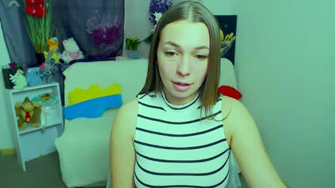 Snapshot of m_vikki chatting on April 2026 02:13:02 PM Vikki online show from April 2026 02:13:02 PM