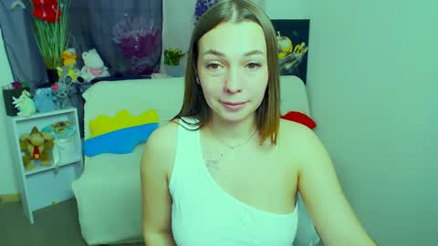 Snapshot of m_vikki chatting on April 2026 02:07:02 PM Vikki online show from April 2026 02:07:02 PM