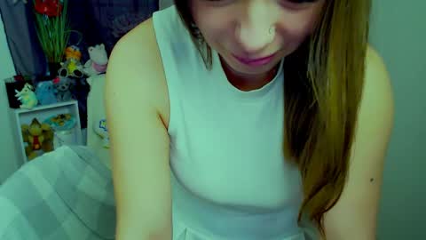 Snapshot of m_vikki chatting on April 2026 01:39:02 PM Vikki online show from April 2026 01:39:02 PM