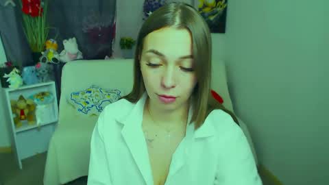 Snapshot of m_vikki chatting on April 2026 10:57:01 AM Vikki online show from April 2026 10:57:01 AM