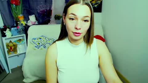 Snapshot of m_vikki chatting on April 2026 11:49:02 AM Vikki online show from April 2026 11:49:02 AM