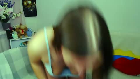Snapshot of m_vikki chatting on May 2026 01:17:01 PM Vikki online show from May 2026 01:17:01 PM