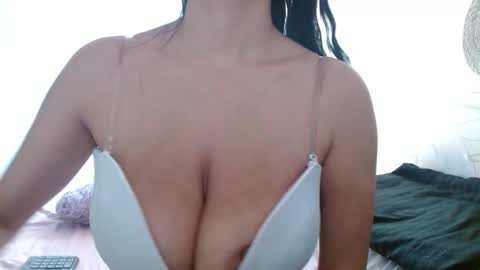 maaddy_thompson online show from November 2025 04:40:01 PM