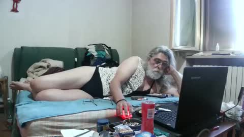 maax1970 online show from May 2026 07:48:01 AM