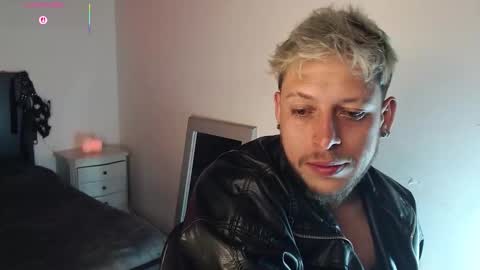 Snapshot of maaxxxrider chatting on November 2025 06:01:01 AM YES MASTER online show from November 2025 06:01:01 AM