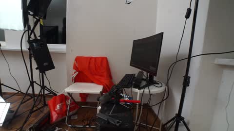 Snapshot of mac_troy chatting on December 2024 06:06:02 PM Mac Troy online show from December 2024 06:06:02 PM