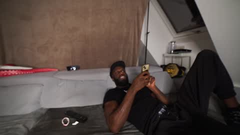 Snapshot of mac_troy chatting on December 2024 09:52:01 PM Mac Troy online show from December 2024 09:52:01 PM