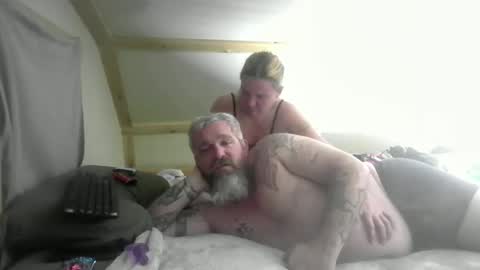 Snapshot of macabrediamomd chatting on February 2026 04:09:01 AM macabrediamomd online show from February 2026 04:09:01 AM